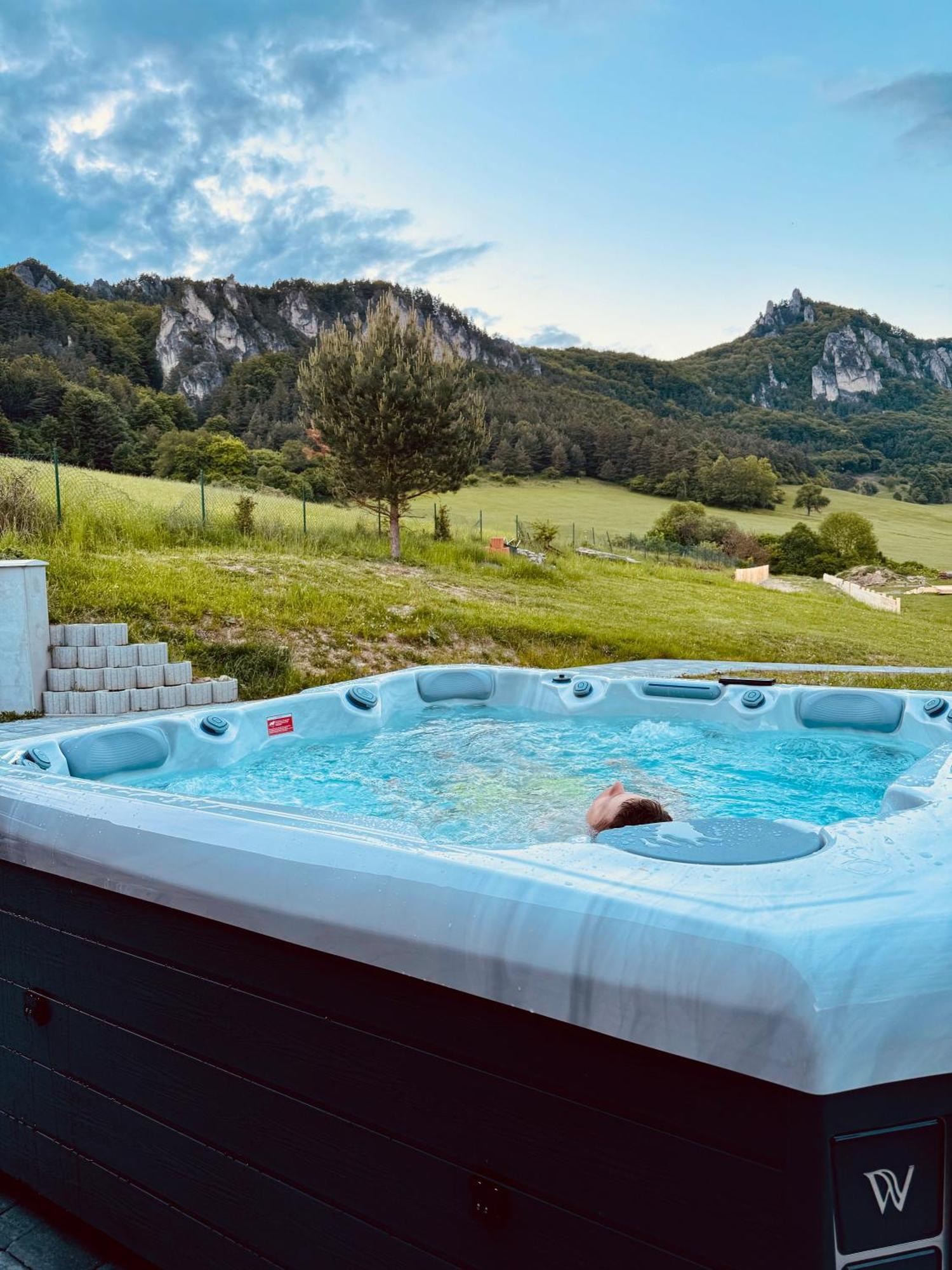 Koliba Pod Skalami Villa Sulov Rum bild